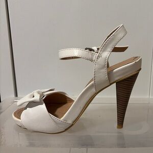 Chic White Heeled Sandals
